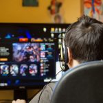 vaikas-zaidzia-kompiuterinius-zaidimus-5bd866507c6f6