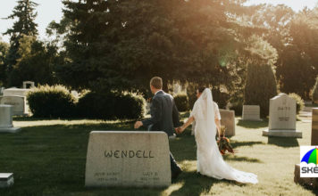 Įsimylėjėliai surengė vestuvių ceremoniją kapinėse ir štai kokia to priežastis…
