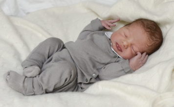 Vaikas iš dėžės pasirodė esąs mano vyro sūnus