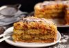 Obuolių pyragas „3 stiklinės“ : tiesiog tarkuojame obuolius ir sumaišome sausus ingredientus (susidoros kiekvienas)