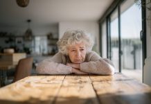 Dirbau penkerius metus užsienyje, kad galėčiau nupirkti mamai namą. Bet kai grįžau, susitikimas su mama buvo visai kitoks, nei aš įsivaizdavau…