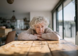 Dirbau penkerius metus užsienyje, kad galėčiau nupirkti mamai namą. Bet kai grįžau, susitikimas su mama buvo visai kitoks, nei aš įsivaizdavau…