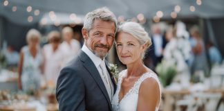 Po to, kai mama mirė, tėtis vedė jos dvynę seserį. O vestuvėse močiutė pasilenkė prie manęs ir pašnibždėjo: „Tu turi sužinoti visą tiesą apie visą tai“…