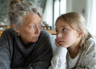 Mano dukra išleido anūkę į labai brangią ir prestižinę mūsų miesto mokyklą. Po savaitės anūkė man pasakė, kad bijo ten eiti, kad ten pavojinga…