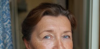 Vyras pakvietė mane į „romantišką vakarienę“ po dviejų mėnesių bendravimo – bet vietoj žvakių ir valgio pamačiau kriauklę, pilną nešvarių indų. Ir tai, ką padariau toliau – jis tikrai to nesitikėjo…