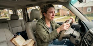 Aš atsitiktinai radau tėčio dienoraštį. Perskaičiusi jį, sėdau į automobilį ir nuvažiavau į mūsų senąjį namą