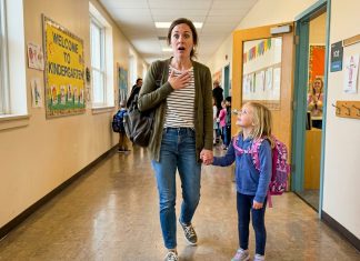 Viena Iš Mano Dviejų Dvynių Dukrų Mirė – Po Trijų Metų, Mano Dukters Pirmąsias Klasės Dieną, Jos Mokytoja Pasakė: „Abi Jūsų Mergaitės Puikiai Tvarkosi“