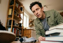 Dukra paprašė manęs daugiau niekada neiti į jos seną kambarį — laikiausi to trejus metus, kol vieną naktį iš ten išgirdau garsą ir atidariau duris