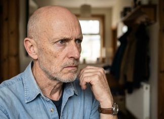 Uošvis man paskambino ir paprašė skubiai atvažiuoti — kai įėjau į namus, supratau, kad žmona žinojo, kodėl važiuoju, ir visą tą laiką tylėjo