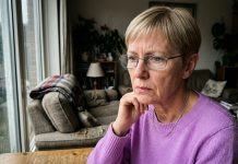 Marti paprašė manęs pasilikti po sekmadieninės vakarienės — padėjo ant stalo kelis popieriaus lapus ir pradėjo skaityti garsiai, o kai perskaičiau paskutinį puslapį, man žemė išslydo iš po kojų