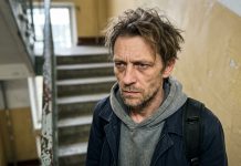 Sūnus nustojo skambinti — atvykau be perspėjimo, ir tai, ką pamačiau, sugriovė mano pasaulį