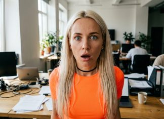 Ruošiau anūkei kuprinę pasivaikščiojimui — ir šoninėje kišenėje radau raštelį, kurį perskaičiusi pasijutau nejaukiai