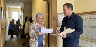 Mano sūnus užregistravo savo verslą adresu mano namuose. Jis pasakė, kad tai tik formalumas. Dvejus metus vėliau įmonė bankrutavo. Dabar prie mano durų ateina antstolis, o kaimynai galvoja, kad skolos yra mano.