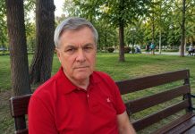 Vaikai jau kelerius metus sako tą patį. „Tėti, negalima amžinai taip. Susipažink su kuo nors.” O aš vis atsipirkinėjau: gerai man, turiu ką veikti, jūra po langais — ko dar reikia