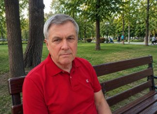 Vaikai jau kelerius metus sako tą patį. „Tėti, negalima amžinai taip. Susipažink su kuo nors.” O aš vis atsipirkinėjau: gerai man, turiu ką veikti, jūra po langais — ko dar reikia