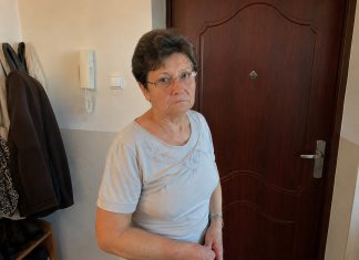 Visada maniau, kad mano pinigai sūnui padeda anūkams. Kol vieną popietę, stovėdama prie durų su pirkiniais, neišgirdau, ką marti sako telefonu apie mano butą…