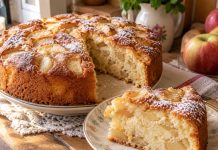 Švelni šarlotė su varške ir obuoliais: daug įdaro, minkšta tešla ir cinamono aromatas